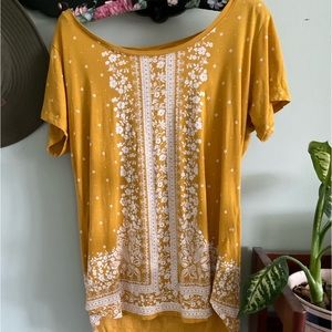 - Lucky Brand scoop neck tee